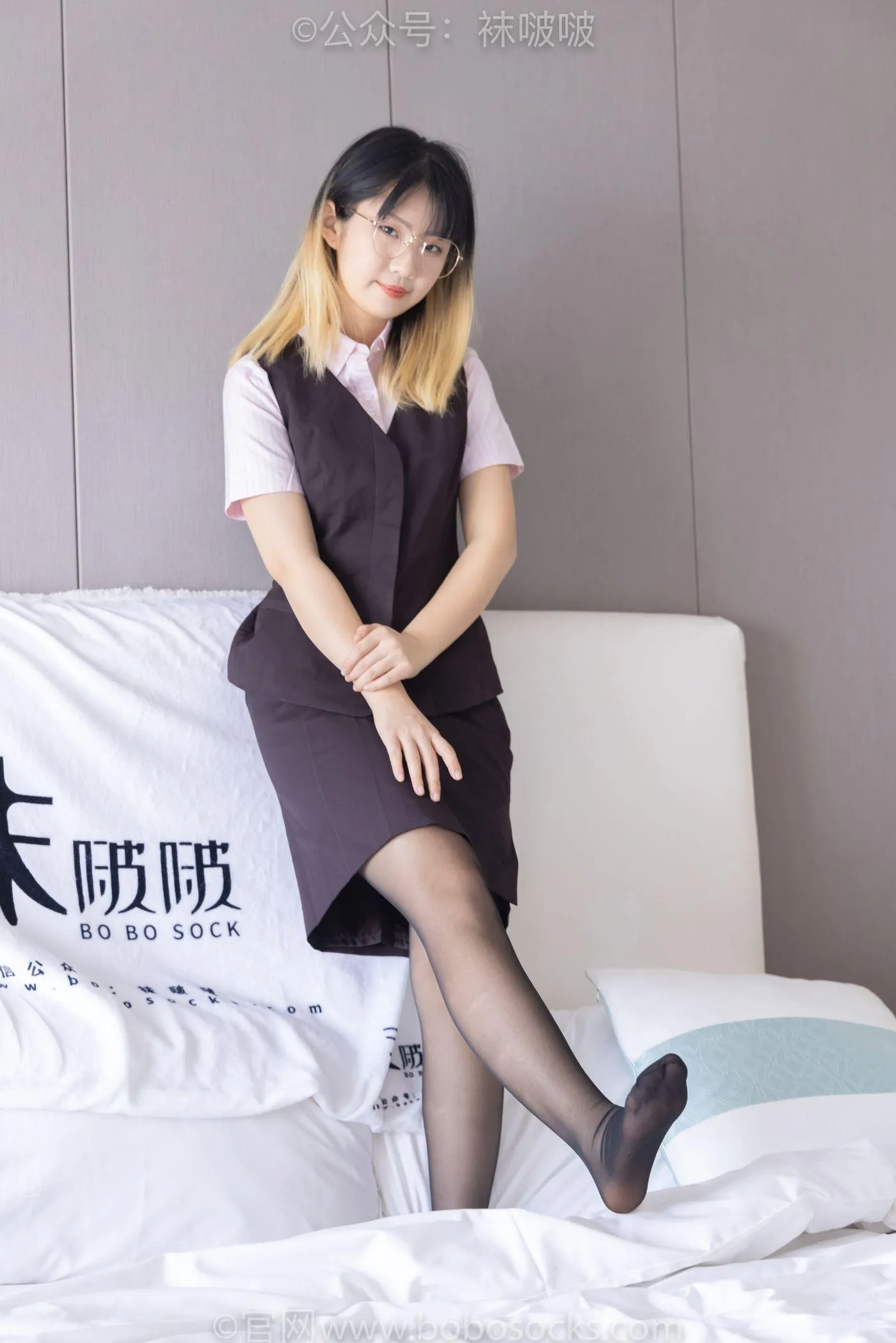 [BoBoSocks袜啵啵]NO.065 砂糖-招行制服、高跟鞋、黑丝 [140P]插图8